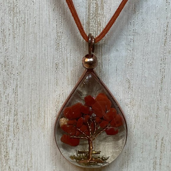 BEAUTIFUL RESIN TEARDROP TREE OF LIFE WITH COPPER BEZEL FRAME AND BALE NECKLACE - Picture 2 of 6